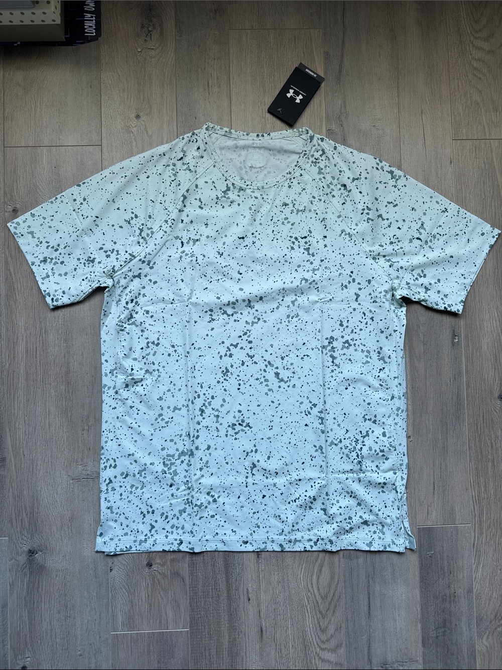 Under Armour Men’s Light mint/Blue Splatter Performance Tee